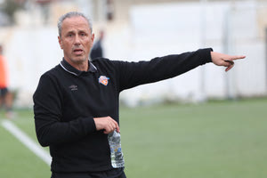 Αφήνει Γκέκα,  ρίχνει δίχτυα αλλού ο Γιούχτας