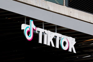 Το TikTok διαψεύδει την δήθεν εξαγορά του από τον Μασκ