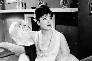 Σαν σήμερα έφυγε από τη ζωή η Τζένη Καρέζη