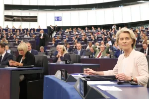 Μητσοτάκης: Θερμά συγχαρητήρια στην Ούρσουλα Φον Ντερ Λάιεν για την επανεκλογή της