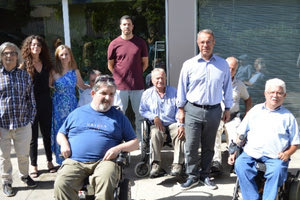 Παραδόθηκε ένα πλήρως προσβάσιμο βαν στον Πανελλήνιο Σύλλογο Παραπληγικών