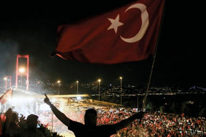 «Νίκη της Δημοκρατίας»: Φωτογραφική έκθεση στην τουρκική πρεσβεία για την επέτειο της απόπειρας πραξικοπήματος στην Τουρκία