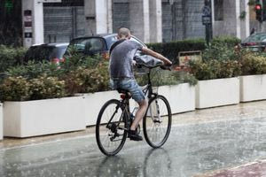 Καταιγίδες και χαλαζοπτώσεις και το Σάββατο – Έως τους 33 βαθμούς ο υδράργυρος