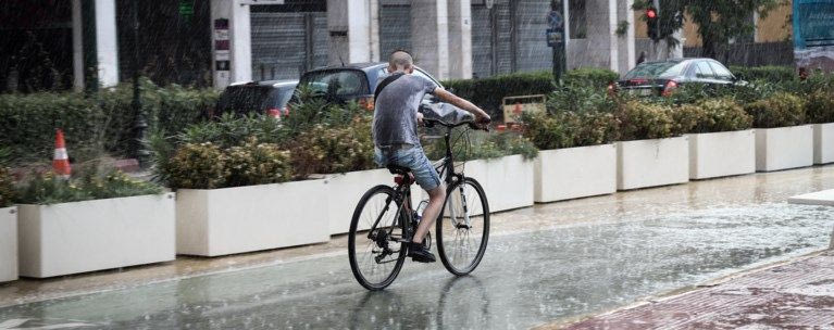 Καταιγίδες και χαλαζοπτώσεις και το Σάββατο – Έως τους 33 βαθμούς ο υδράργυρος