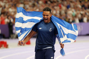 Παρίσι 2024: Ο Καραλής σημαιοφόρος στην τελετή λήξης των Ολυμπιακών Αγώνων