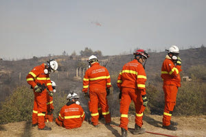 Φωτιά στην Αττική: Άφησαν πυροσβέστες για 2 μέρες χωρίς πόσιμο νερό και φαγητό