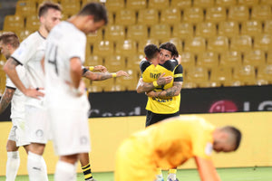 Ο Μανωλιός έβαλε τα ρούχα του αλλιώς…