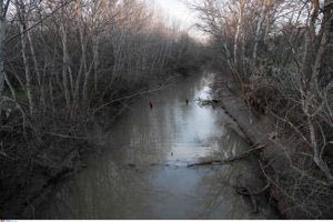 «Σαχάρα» η Θεσσαλία – Χωρίς νερό ο Πηνειός στα Τρίκαλα