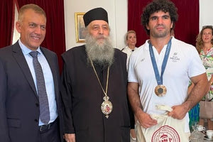 Δεκαπενταύγουστο στην Παναγία Εκατονταπυλιανή έκανε ο Θόδωρος Τσελίδης