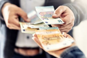 Πώς αμείβεται η αργία της 15ης Αυγούστου – Τι πρέπει να γνωρίζετε