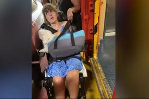 Μυρτώ της Πάρου: Στριμωγμένη στο γκαράζ πλοίου – Δεν εισακούστηκαν οι διαμαρτυρίες της μητέρας της