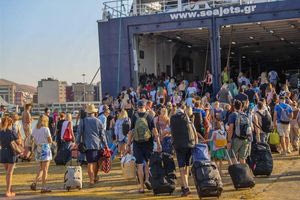 Ξεκίνησε η επιστροφή των αδειούχων του Αυγούστου – Αυξημένη κίνηση στα λιμάνια