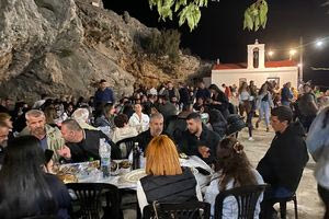 Οι Ξυλούρηδες γιόρτασαν τον Άγιο Φανούριο στα “Πετραδολάκια”