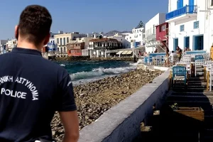 Συνελήφθησαν δύο άτομα για διακίνηση ναρκωτικών στη Μύκονο