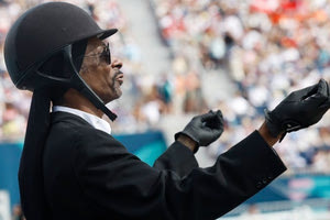 Ο Σνουπ Ντογκ… μεταμφιέζεται σε «αναβάτη» στις Βερσαλλίες