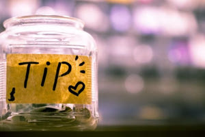 Της άφησε μπουρμπουάρ 10.000 δολάρια – Ο συγκινητικός λόγος της γενναιόδωρης κίνησης