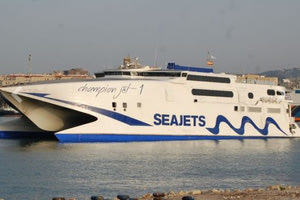 Σαντορίνη: Επιβάτες που έβγαιναν από πλοίο, γλίστρησαν και τραυματίστηκαν – Συνελήφθη ο πλοίαρχος