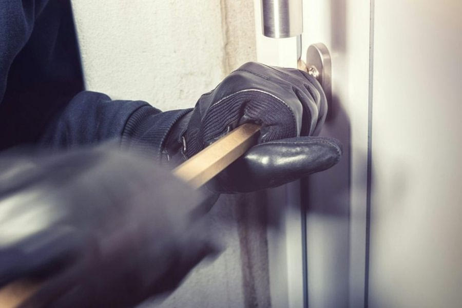 Κατήγγειλε στην Αθήνα τη διάρρηξη του εξοχικού της στα Χανιά – Συνελήφθη 49χρονος