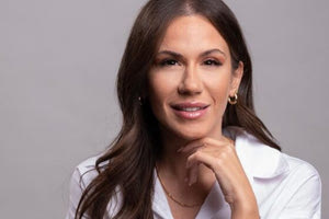 Ευχές από την Ελένη Βατσινά για το Δεκαπενταύγουστο