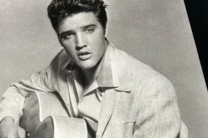 Έλβις Πρίσλεϊ: Στο «σφυρί» τα χρυσά δαχτυλίδια του βασιλιά του rock ‘n’ roll