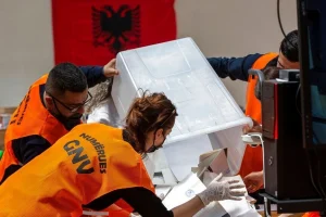 Εκλογές στη Χειμάρρα: Ξεπεράστηκε η συμμετοχή του 2023 – Οι καταγγελίες για παρατυπίες