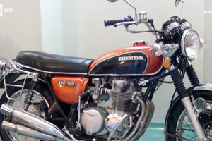 Χανιά: Έκθεση με “δίτροχες καλλονές” στο Ενετικό λιμάνι