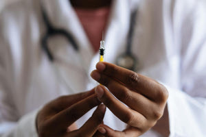 Γερμανία: Λοιμωξιολόγος ζητά να αποσταλούν εμβόλια για την ευλογιά των πιθήκων στην Αφρική