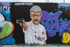 Ο χαλαρός Τούρκος σκοπευτής έγινε… graffiti στο Βερολίνο