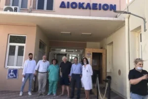 Άδωνις Γεωργιάδης: Η ανάρτηση για το «ευχαριστώ» του Μπόρις Τζόνσον στους γιατρούς του νοσοκομείου Καρύστου