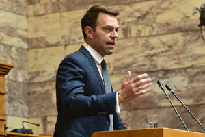 Στέφανος Κασσελάκης: «Πώς φτάσαμε να ζούμε τη μεγαλύτερη κοινωνική ανισότητα των τελευταίων 40 χρόνων;»