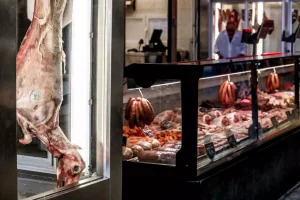 «Θερμαίνεται» η αγορά ενόψει Πάσχα: Οι τιμές στα αμνοερίφια και οι σαρωτικοί έλεγχοι