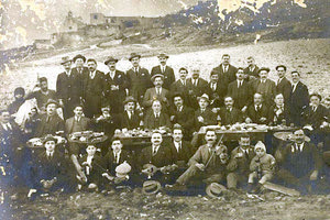 Παρέα κρητικών 1925