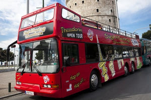 Θεσσαλονίκη: Φωτιά σε τουριστικό λεωφορείο