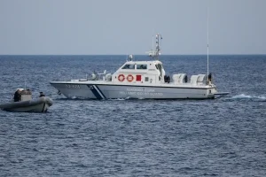 Τήλος: Εντοπίστηκε σκάφος με 26 μετανάστες