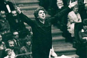 Με την Κρατική ορχήστρα και μουσική του Μίκη Θεοδωράκη “πέφτει” σε Ηράκλειο και Χανιά η αυλαία του Φεστιβάλ Κρήτης