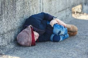 Γαλλία: Περισσότερα από 2.000 παιδιά στους δρόμους