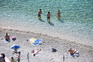 Καιρός: Ανοδική πορεία για τον υδράργυρο με 40άρια – «Το Σάββατο θα είναι η πιο ζεστή μέρα»