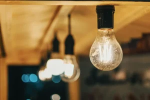 Ηλεκτρικό ρεύμα: Αυτές είναι οι επιδοτήσεις για τα πράσινα και κίτρινα τιμολόγια του Αυγούστου