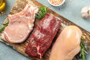 Πρέπει να πλένουμε το κρέας πριν το μαγείρεμα;