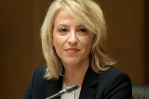 Ρένα Δούρου: «Νέα προκλητική παρουσία τουρκικής φρεγάτας στην Κάσο»