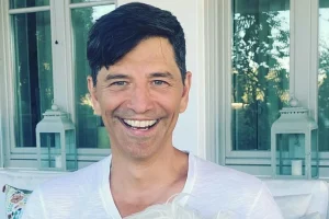 Σάκης Ρουβάς: Πήγε για ψαράκι και μαγείρεψε μόνος του Κερκυραϊκό Bianco