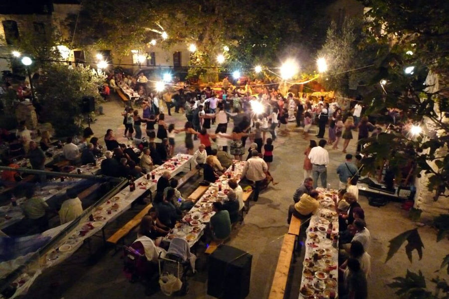 Κρητικά γλέντια σε Βούτες και Μιαμού με την υποστήριξη της Περιφέρειας Κρήτης