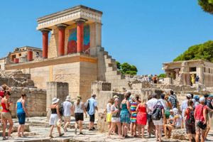 Κατά 300.000 περισσότεροι  οι τουρίστες φέτος στην Κρήτη