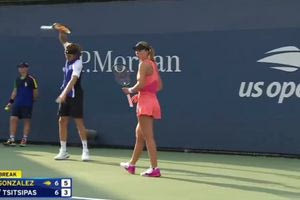 Τσιτσιπάς: Πήγε να σπάσει τη ρακέτα του και τρόμαξε τη συμπαίκτρια – σύντροφό του Μπαντόσα