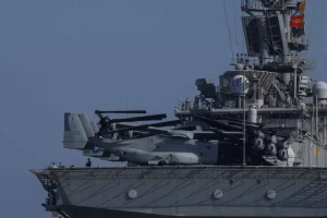 Μέση Ανατολή: Οι ΗΠΑ στέλνουν υποβρύχιο και αεροπλανοφόρο στην περιοχή