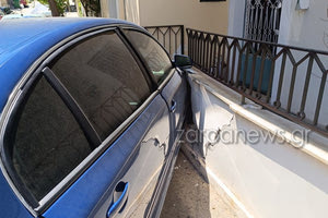 Ταξί «καρφώθηκε» σε σπίτι στα Χανιά