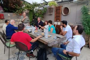 Εικαστική απεικόνιση της Κνωσού σε τοιχογραφίες μεγάλων διαστάσεων στον κόμβο Κνωσού – ΒΟΑΚ