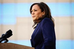 Η Κάμαλα Χάρις θα νικήσει τον Τραμπ προβλέπει ο «προφήτης» των εκλογών, Άλαν Λίχτμαν