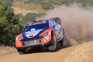 Ράλι Ακρόπολις: Ο Νεβίλ όλο και πιο κοντά στη νίκη