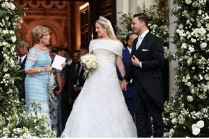 Ο γάμος της Θεοδώρας Γλύξμπουργκ και του Μάθιου Κουμάρ στην Μητρόπολη Αθηνών – φωτογραφίες